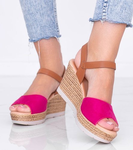 Ružové sandále na klinoch značky Roki